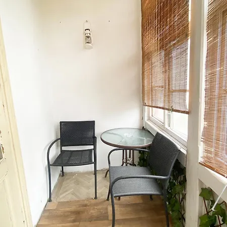 Big In City Center & Private Parking Apartament Bratysława
