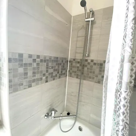 아파트 Big In City Center & Private Parking *